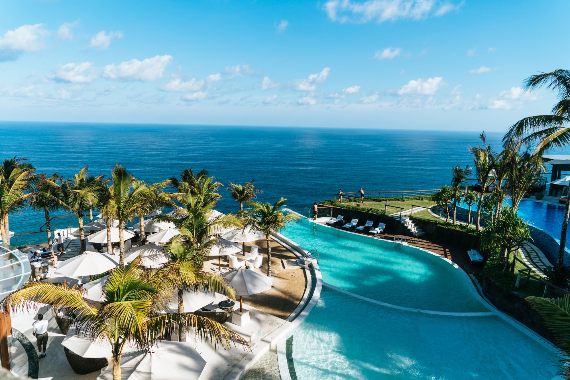 Cliffside infinity pool and ocean view at the Comp Suite casino hotel