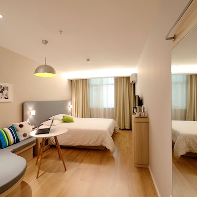 Companion Room with twin beds